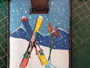 Ръчно рисувано портмоне /по поръчка "Ski Time"